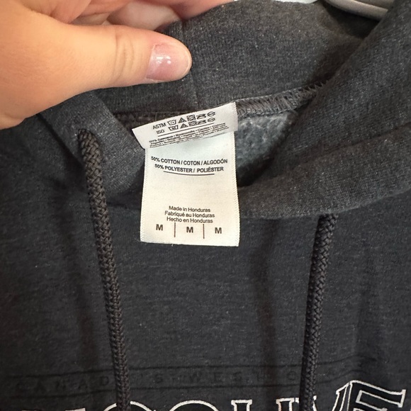 Vancouver Hoodie, size medium - Picture 2 of 3